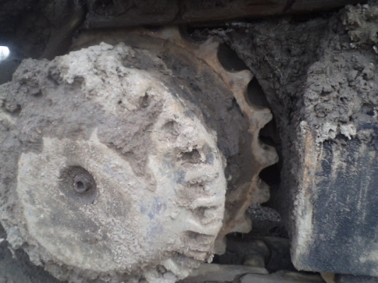 KOMUTSU PC 200 HP รุ่น 3  มือขยุ้ม เครื่องเดิม สภาพพร้อมใช้งาน ราคา 690000