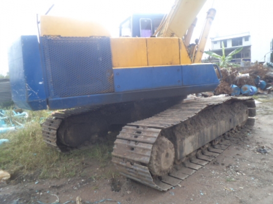 KOMUTSU PC 200 HP รุ่น 3  มือขยุ้ม เครื่องเดิม สภาพพร้อมใช้งาน ราคา 690000