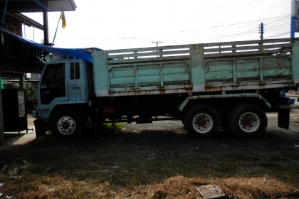 (ขายดาวน์)10ล้อดั้ม ISUZU ROCK 210 เจ้าของขับเอง