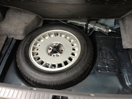 ขายVOLVO 940   105,000 เครื่องเดิมติดแก๊ซหัวฉีดแล้ว เกียร์ออโต้ โทร080-6573183