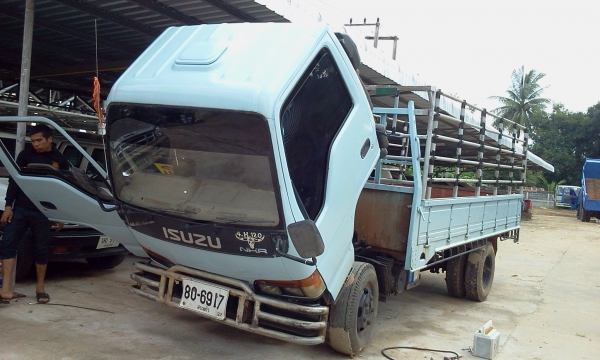 ขายรถ6ล้อกระบะบรรทุกISUZU NKR120HP
