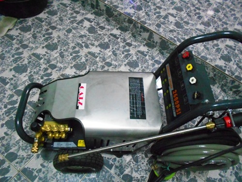ขายเครื่องฉีดน้ำแรง 2600 PSI ของใหม่