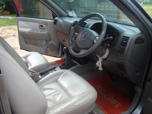 ขายดาวด์ MU-7  3.0 VGS  เบาะหนังแท้ ถุงลมคู่ แอร์เย็น วิทยุ CD TV ไมล์ 12XXXX กม.ราคาต่อรองกันได้ครับ หรืออยากตัดสดก็ได้ครับ