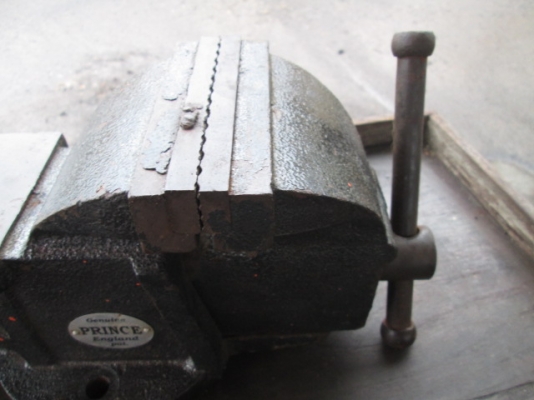 ปากกาจับชิ้นงาน PRINCE ปากกาจับชิ้นงาน PRINCE