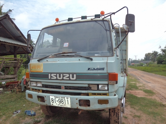 ขายรถ10ล้ออีซูซุร็อกดั้ม2เพลาเครื่อง240แรง เทอร์โบว์ สโลว์ พร้อมใช้งานคับ