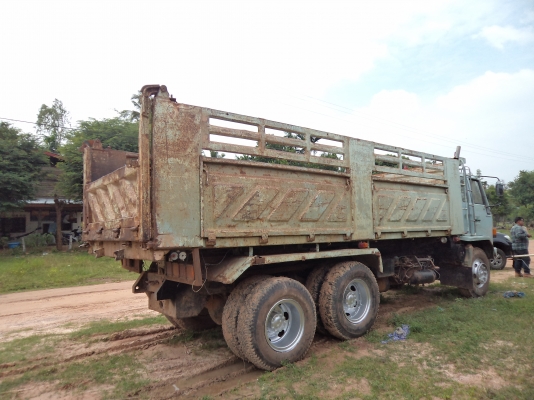 ขายรถ10ล้ออีซูซุร็อกดั้ม2เพลาเครื่อง240แรง เทอร์โบว์ สโลว์ พร้อมใช้งานคับ