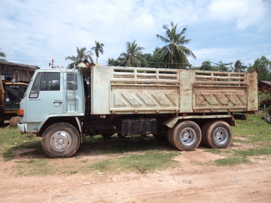 ขายรถ10ล้ออีซูซุร็อกดั้ม2เพลาเครื่อง240แรง เทอร์โบว์ สโลว์ พร้อมใช้งานคับ