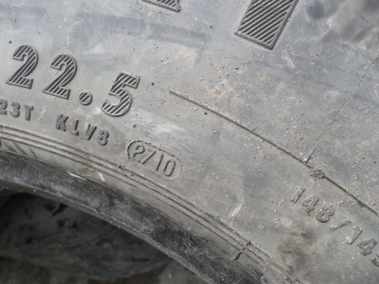 ยาง 11R22.5 เลเดี่ยล สวยๆ ปี10 มี 10 เส้น เหลือ 5 เส้น ราคา เส้นละ 2300 บาท