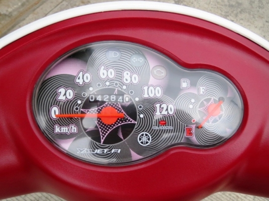 4 เดือน Yamaha Fiore ลายฮิต ขาว แดง  เดิมแท้ดี ไม่มีบิลด์ เพียง 23,900 บาทเท่านั้น