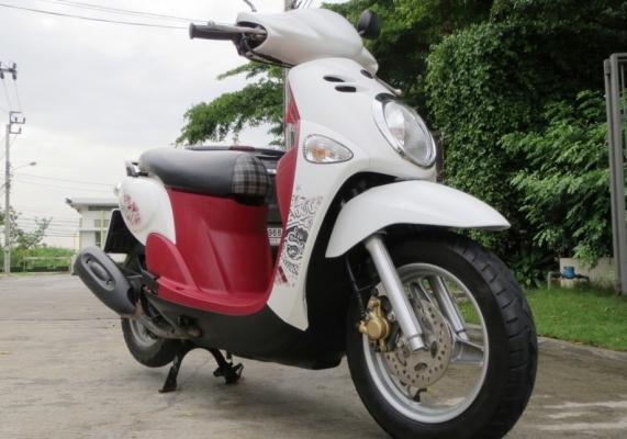 4 เดือน Yamaha Fiore ลายฮิต ขาว แดง  เดิมแท้ดี ไม่มีบิลด์ เพียง 23,900 บาทเท่านั้น