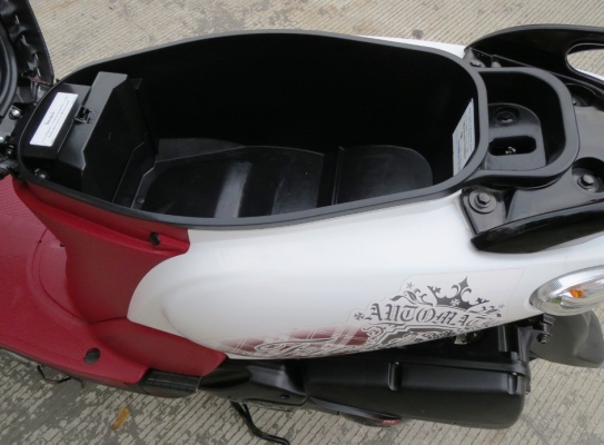 4 เดือน Yamaha Fiore ลายฮิต ขาว แดง  เดิมแท้ดี ไม่มีบิลด์ เพียง 23,900 บาทเท่านั้น