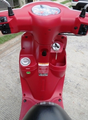 4 เดือน Yamaha Fiore ลายฮิต ขาว แดง  เดิมแท้ดี ไม่มีบิลด์ เพียง 23,900 บาทเท่านั้น