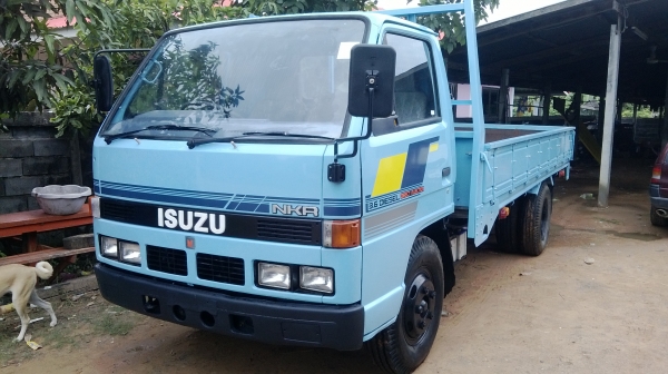 ขายรถหกล้อ 110 แรง NKR  สภาพดี ทำใหม่ทั้งคัน