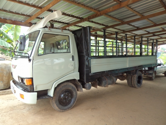 ขายรถ6ล้อฮีโน่KM779  เครื่อง117แรง ยาว5เมตร พร้อมใช้