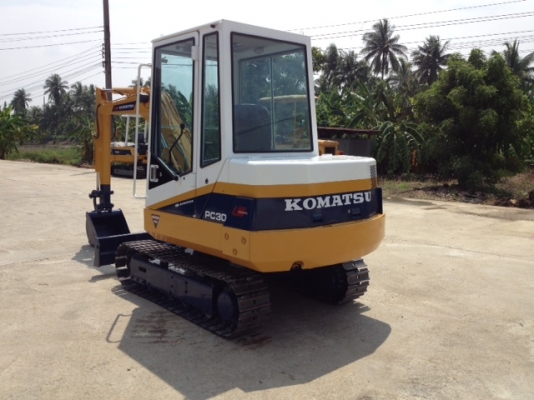 รถขุดแบคโฮล KOMATSU PC30-6 มีหัวเก๋ง มือสองจากญี่ปุ่น นำเข้าเอง ทำสีใหม่