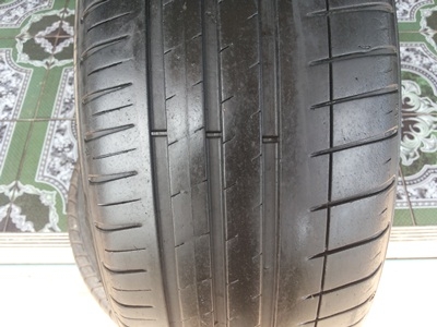 ขายยาง195/55/15 ปี 10/2เส้นปี11/2เส้น MICHERLIN PILOT SPORT3 1 ชุด