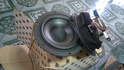 kef 105/3(ดอกที่อยู่ตรงกลาง)super hiendเสียงนุ่มฟังเป็นดนตรีดีมาก