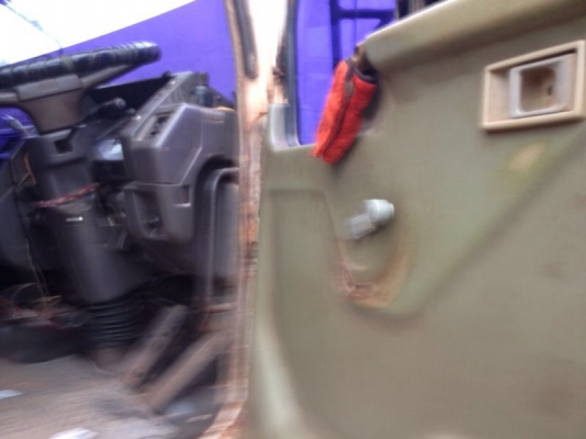 รถมิตซู 10 ล้อดั้ม FN527 - TF  220 แรงม้า  สนใจติดต่อ 081 - 6079515