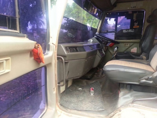 รถมิตซู 10 ล้อดั้ม FN527 - TF  220 แรงม้า  สนใจติดต่อ 081 - 6079515