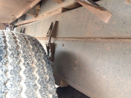 รถมิตซู 10 ล้อดั้ม FN527 - TF  220 แรงม้า  สนใจติดต่อ 081 - 6079515