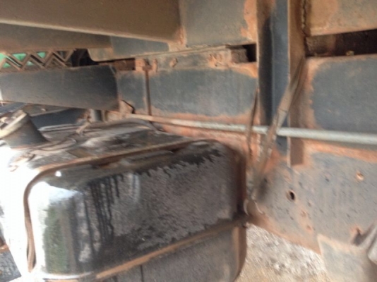 รถมิตซู 10 ล้อดั้ม FN527 - TF  220 แรงม้า  สนใจติดต่อ 081 - 6079515