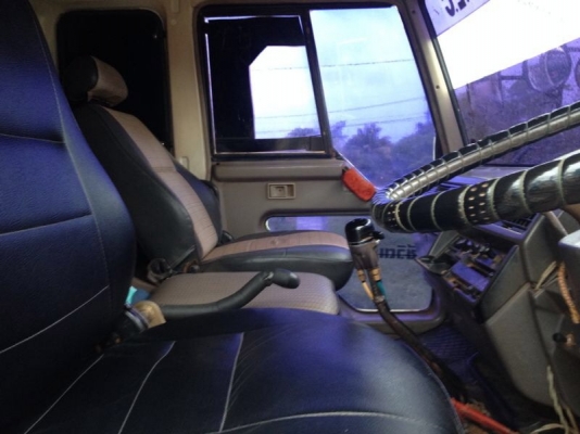 รถมิตซู 10 ล้อดั้ม FN527 - TF  220 แรงม้า  สนใจติดต่อ 081 - 6079515