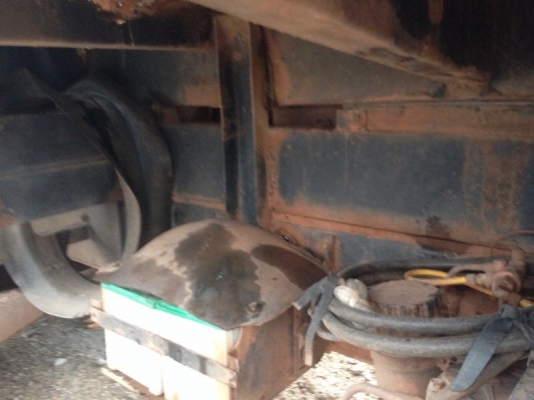 รถมิตซู 10 ล้อดั้ม FN527 - TF  220 แรงม้า  สนใจติดต่อ 081 - 6079515