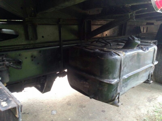 รถมิตซู 10 ล้อดั้ม FN527 - MA  เปลื่ยนเครื่อง 210 แรงม้า  สนใจติดต่อ 081 - 6079515