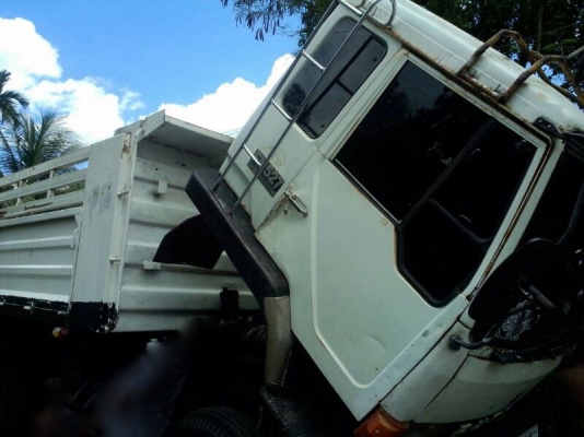 รถมิตซู 10 ล้อดั้ม FN527 - MA  เปลื่ยนเครื่อง 210 แรงม้า  สนใจติดต่อ 081 - 6079515