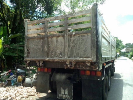 รถมิตซู 10 ล้อดั้ม FN527 - MA  เปลื่ยนเครื่อง 210 แรงม้า  สนใจติดต่อ 081 - 6079515