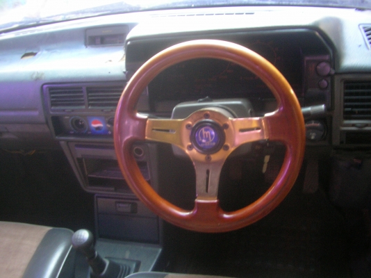 มาสด้า เครื่อง1300 5เกียร์ เครื่องดี แอร์เย็น รถไม่มีผุ ล้อแมกขอบ15