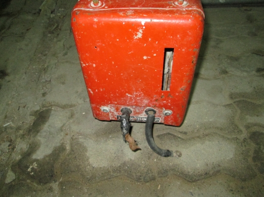 ผ่านงานใหญ่มาแล้ว  ข้างในทองแดงพันเต็มตู้  ของลาดกระบัง