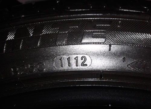 ยาง 235/40/18 ปี12 สภาพดี 4 เส้น 7,200 แยกคู่ คู่ละ 3,800