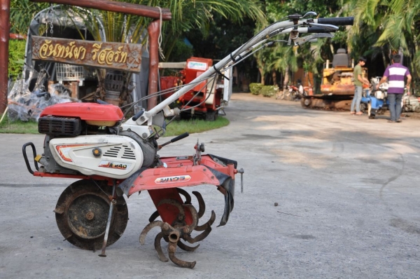 ขายรถพรวนดิน เล็ก SHIBURA มีเกียร์ สวย นำเข้าจากญี่ปุ่นยังไม่เคยผ่านการใช้ในไทย 9,900 เท่านั้น