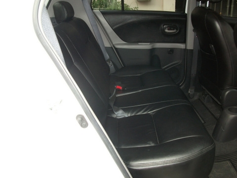 อยากขายYARIS1.5E LIMITEDABSAIRBAGคู่หน้าAUTOรถบ้านปี2011ค่ะ