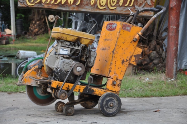 ขายเครื่องตัดคอนกรีต ROBIN สภาพสวยเดิมจากญี่ปุ่น 19,900 เท่านั้น!!