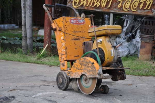 ขายเครื่องตัดคอนกรีต ROBIN สภาพสวยเดิมจากญี่ปุ่น 19,900 เท่านั้น!!