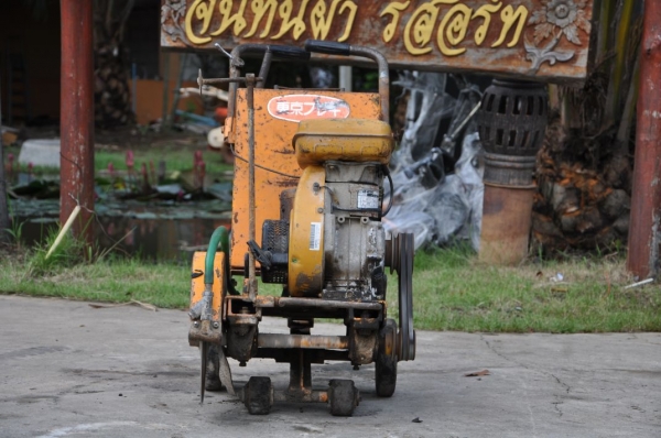 ขายเครื่องตัดคอนกรีต ROBIN สภาพสวยเดิมจากญี่ปุ่น 19,900 เท่านั้น!!