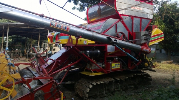 ขายรถเกี่ยวข้าวเกษตรพัฒนา จ้าวช้างไวไฟปี 49 พร้อม10ล้อเทรนเลอร์ 2เพลา Hino kt 725 ขายรถเกี่ยวข้าวเกษตรพัฒนา จ้าวช้างไวไฟปี 49 พร้อม10ล้อเทรนเลอร์ 2เพลา Hino kt 725