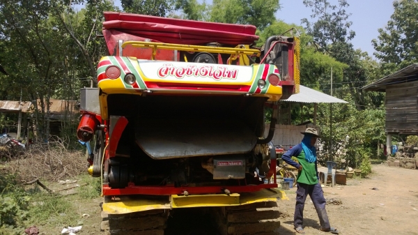 ขายรถเกี่ยวข้าวเกษตรพัฒนา จ้าวช้างไวไฟปี 49 พร้อม10ล้อเทรนเลอร์ 2เพลา Hino kt 725 ขายรถเกี่ยวข้าวเกษตรพัฒนา จ้าวช้างไวไฟปี 49 พร้อม10ล้อเทรนเลอร์ 2เพลา Hino kt 725