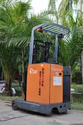ขาย FORKLIFT TOYOTAไฟฟ้า1ตัน สภาพเดิมๆจากญี่ปุ่น 55,000เท่านั้น!!
