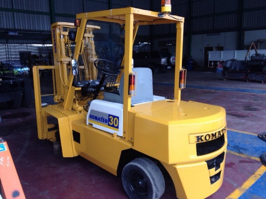 Forklift FD30-10  3 tons Komatsu Diesel