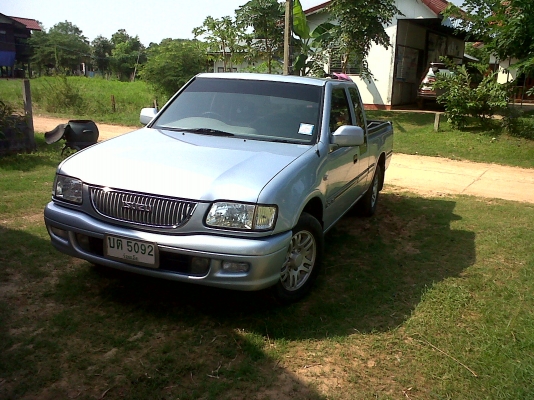 ขายกระบะอีซุซุดราก้อน ปี 2001 SLX เกียร์ธรรมดา กระจกไฟฟ้า มองข้างไฟฟ้า สีสวยงาม ภายในสะอาด