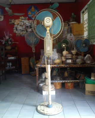 ขาย พัดลมตั้งพื้น ยี่ห้อ kdk 16 นิ้ว