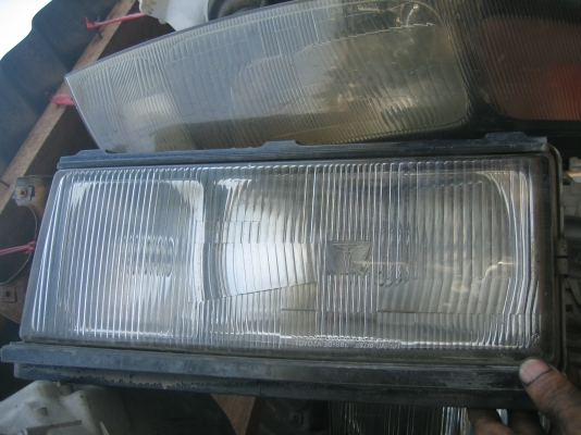 ขายอะไหล่บอดี้และเครื่องยนต์ของโตโยต้า หน้าแหลม