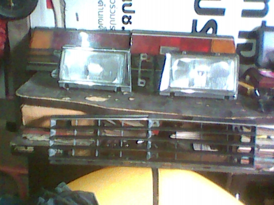 ขายอะไหล่บอดี้และเครื่องยนต์ของโตโยต้า หน้าแหลม