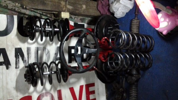 ขายอะไหล่บอดี้และเครื่องยนต์ของโตโยต้า หน้าแหลม