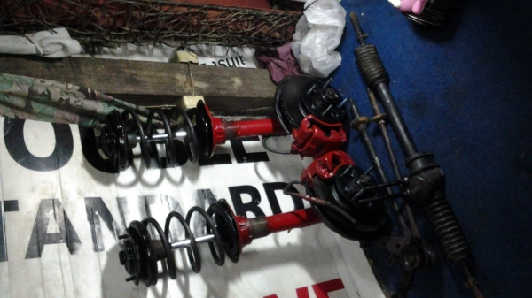 ขายอะไหล่บอดี้และเครื่องยนต์ของโตโยต้า หน้าแหลม