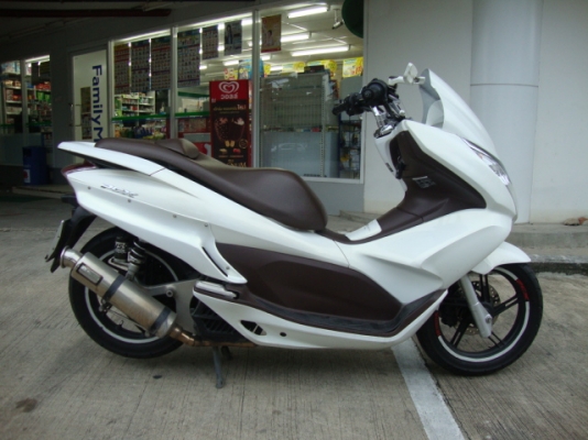 Honda pcx 125i   สภาพพร้อมใช้งาน แต่งเต็ม  48000.- บาท