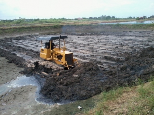 ขายแทรกเตอร์KOMATSU   D 2 OPLซุปเปอร์รถสวยมากแผ่นแทรก70ราคาเปิด250000